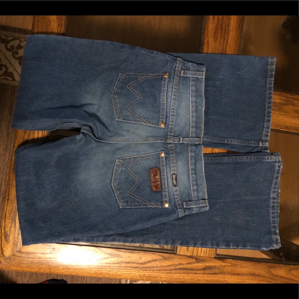 Flare women’s Wrangler jeans; size 1/2 X 34